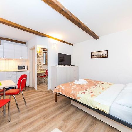 Ferienwohnung First Vestibul Split Exterior foto