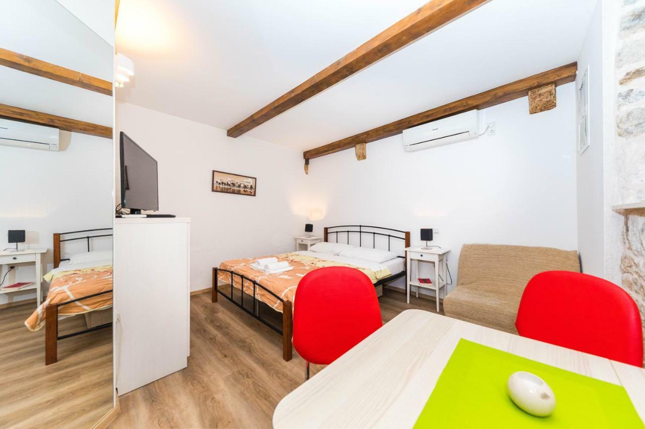 Ferienwohnung First Vestibul Split Exterior foto