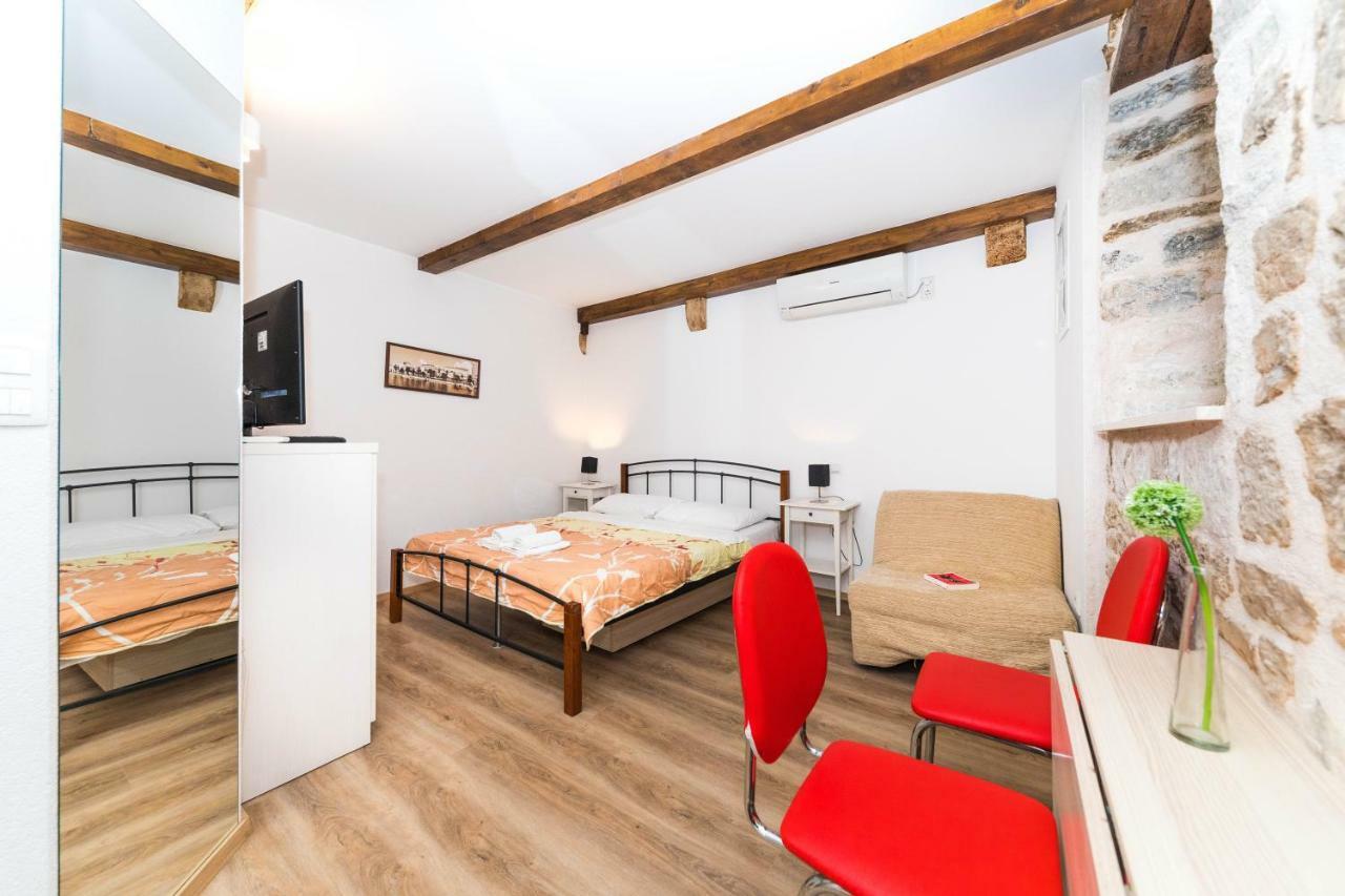 Ferienwohnung First Vestibul Split Exterior foto