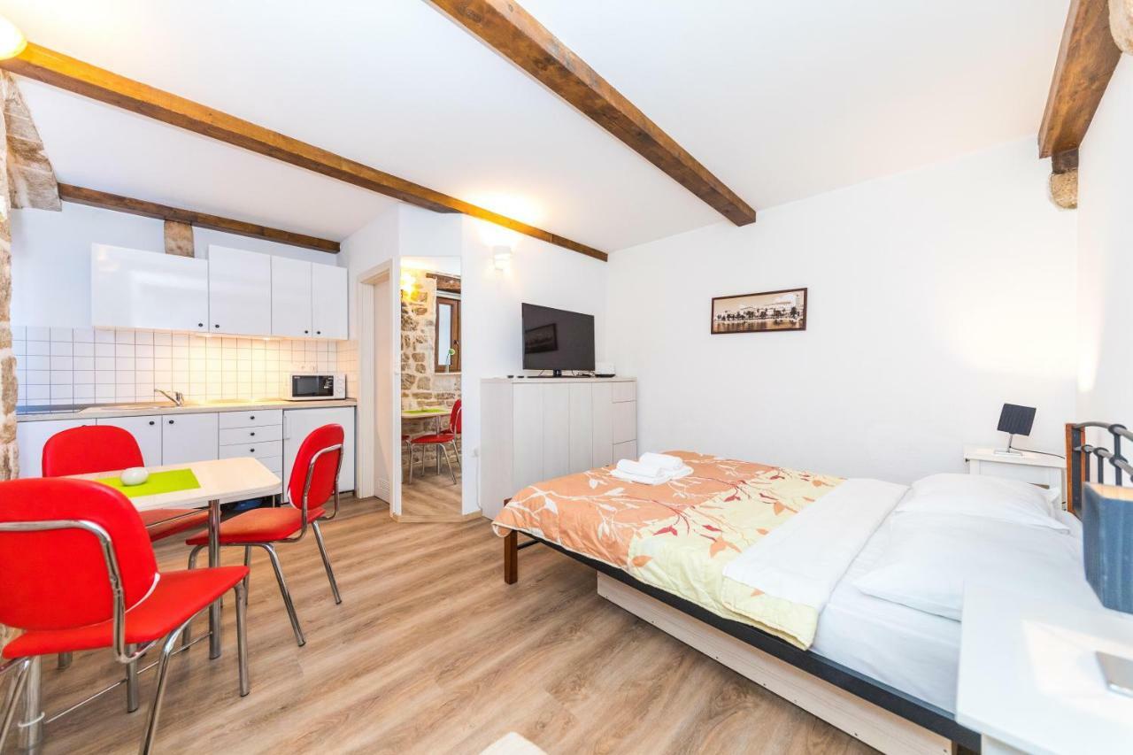 Ferienwohnung First Vestibul Split Exterior foto