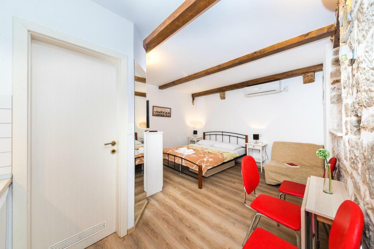 Ferienwohnung First Vestibul Split Exterior foto
